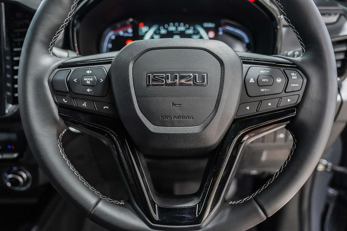 2025 Isuzu D-MAX BLADE 4X4