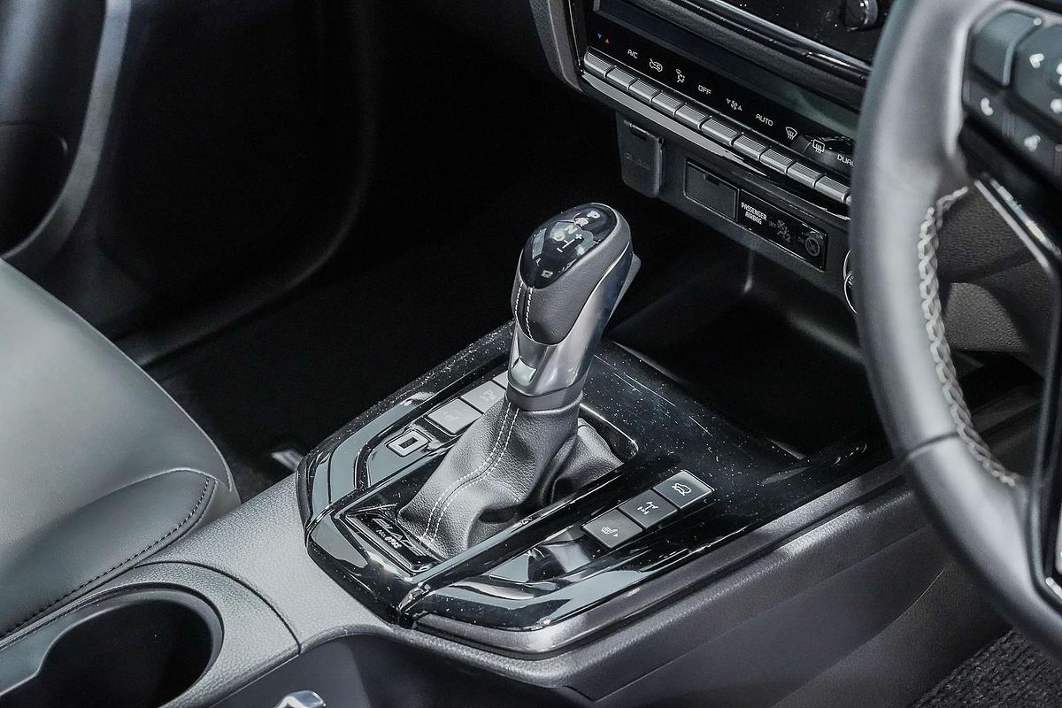 2025 Isuzu D-MAX BLADE 4X4