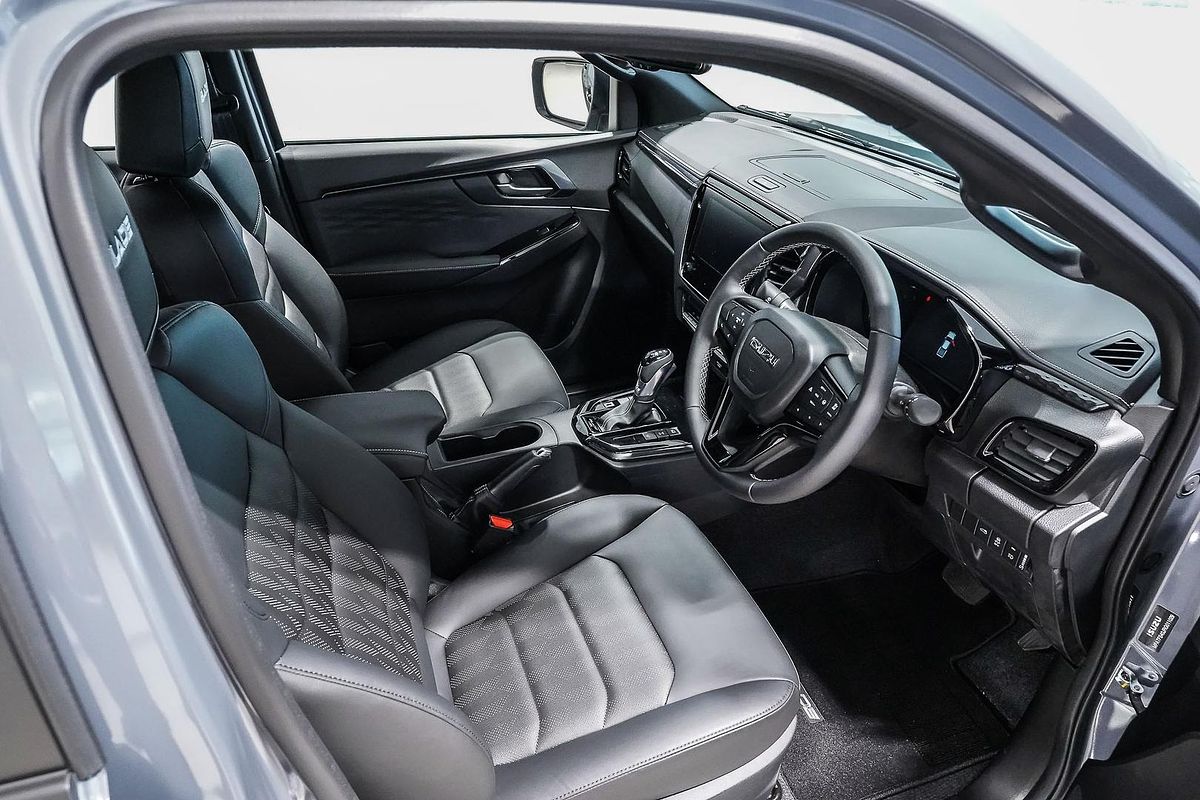 2025 Isuzu D-MAX BLADE 4X4