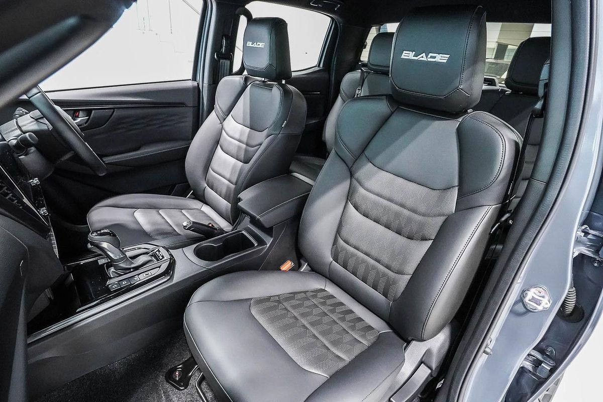 2025 Isuzu D-MAX BLADE 4X4