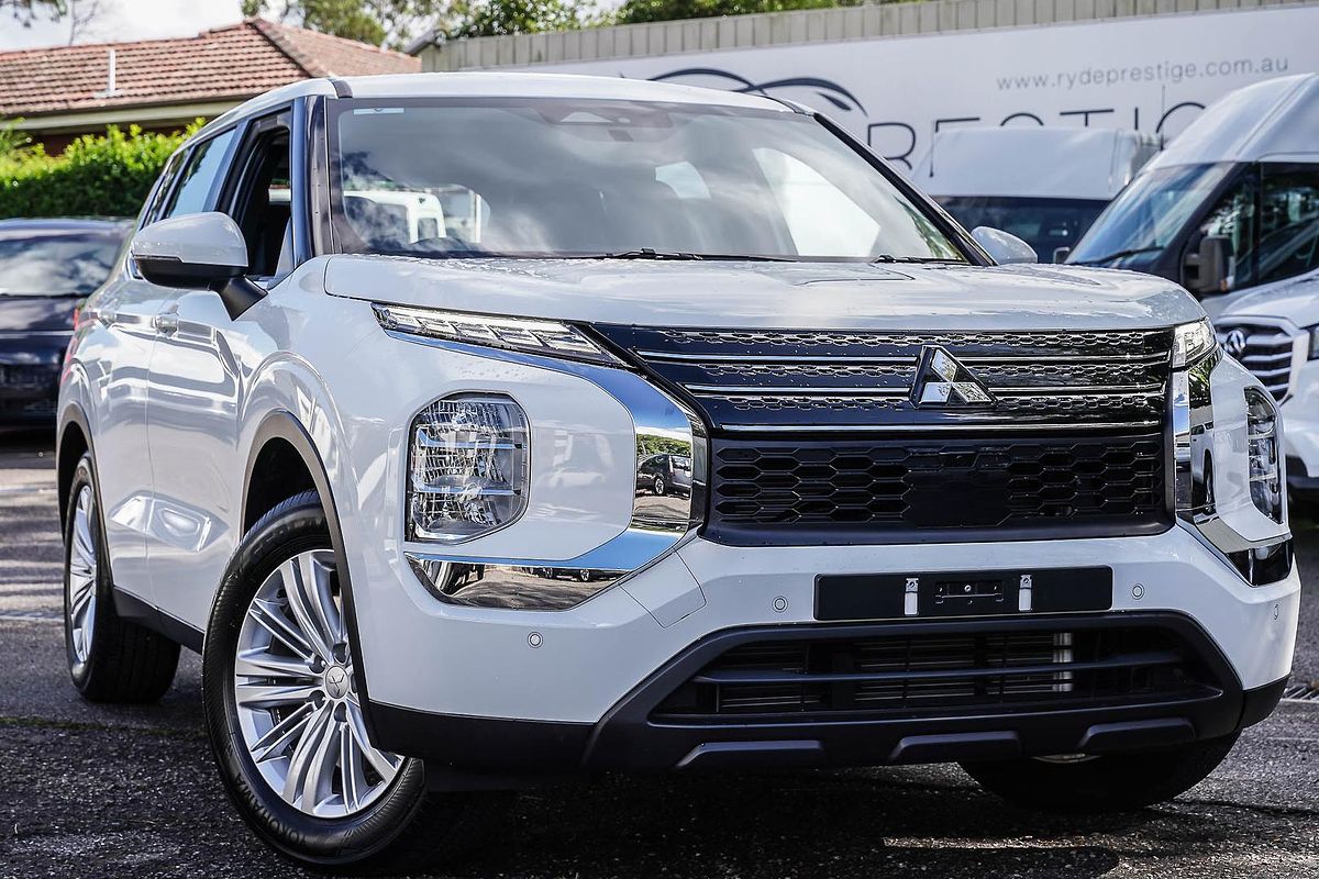 2024 Mitsubishi Outlander ES ZM