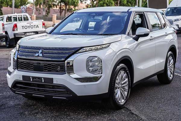 2024 Mitsubishi Outlander ES ZM