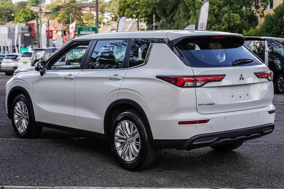 2024 Mitsubishi Outlander ES ZM