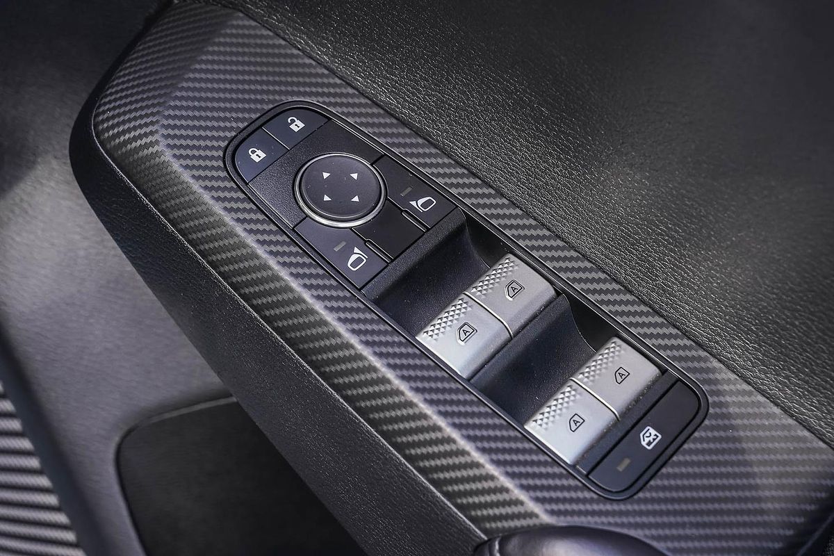2024 Mitsubishi Outlander ES ZM