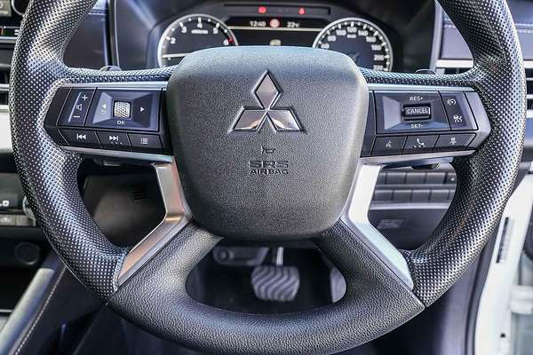 2024 Mitsubishi Outlander ES ZM