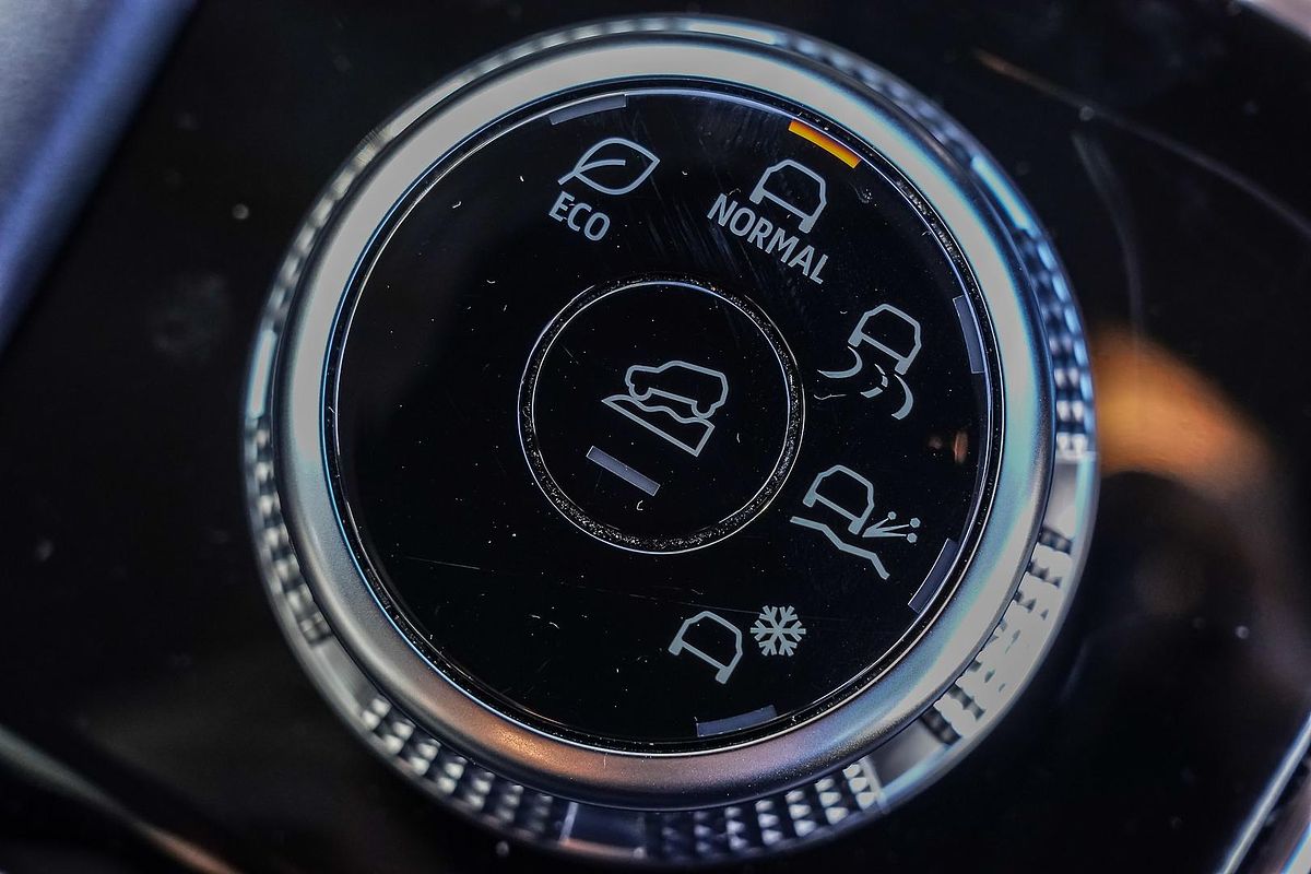 2024 Mitsubishi Outlander ES ZM
