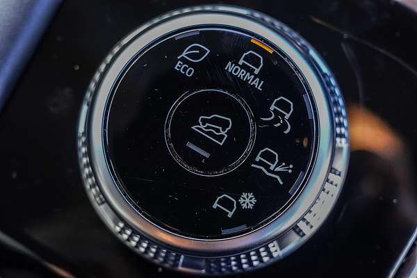 2024 Mitsubishi Outlander ES ZM