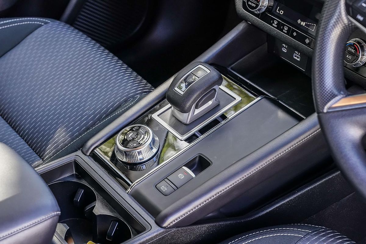 2024 Mitsubishi Outlander ES ZM