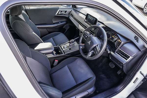 2024 Mitsubishi Outlander ES ZM