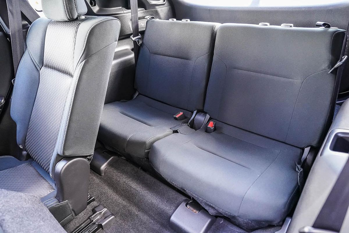 2024 Mitsubishi Outlander ES ZM