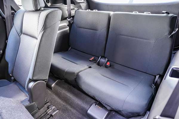2024 Mitsubishi Outlander ES ZM