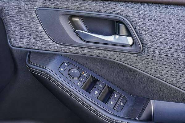2024 Nissan X-TRAIL ST T33