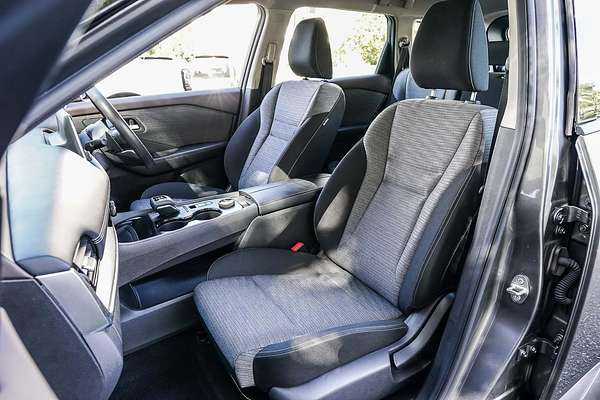 2024 Nissan X-TRAIL ST T33