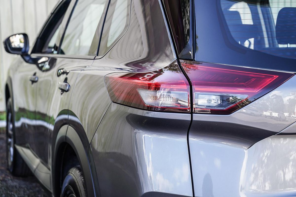 2024 Nissan X-TRAIL ST T33