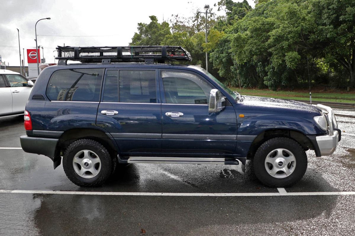 2004 Toyota Landcruiser GXL UZJ100R