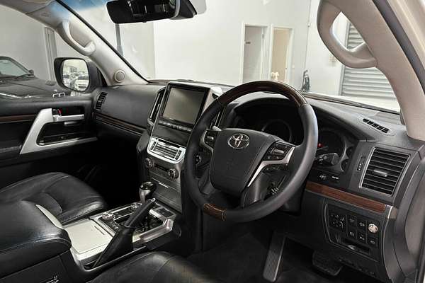 2016 Toyota Landcruiser Sahara VDJ200R