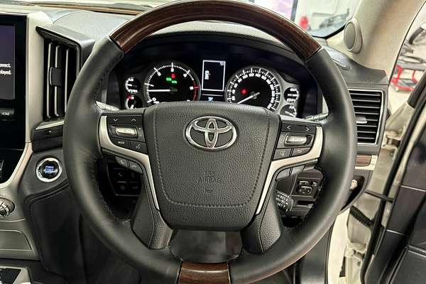 2016 Toyota Landcruiser Sahara VDJ200R