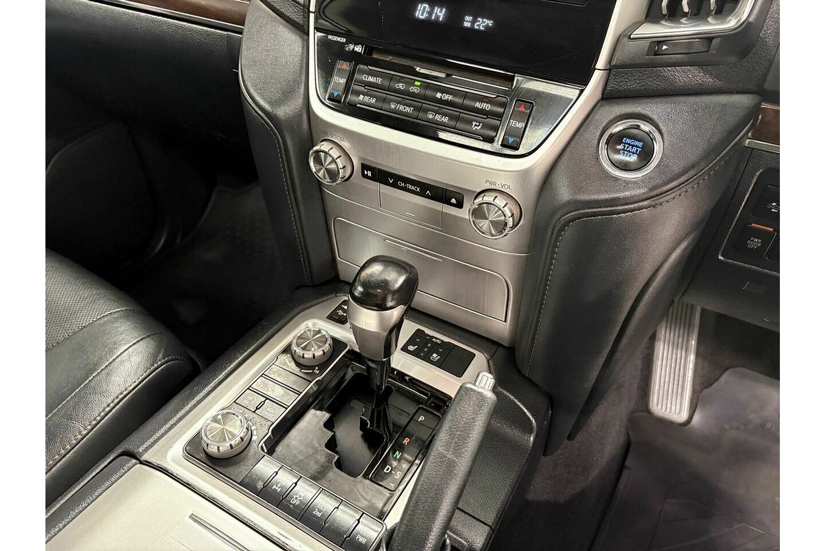 2016 Toyota Landcruiser Sahara VDJ200R