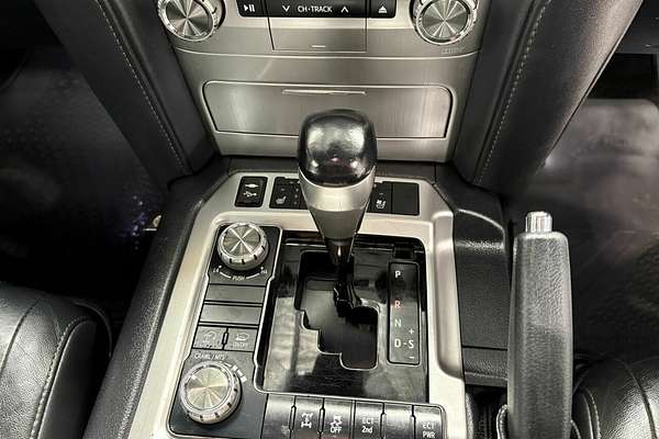 2016 Toyota Landcruiser Sahara VDJ200R