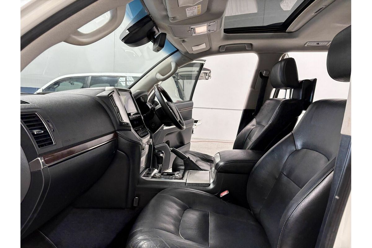 2016 Toyota Landcruiser Sahara VDJ200R