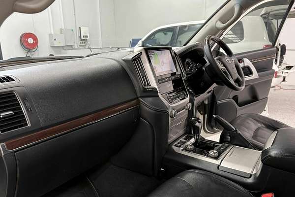 2016 Toyota Landcruiser Sahara VDJ200R