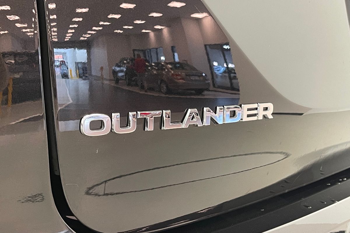 2022 Mitsubishi Outlander PHEV Exceed Tourer ZM
