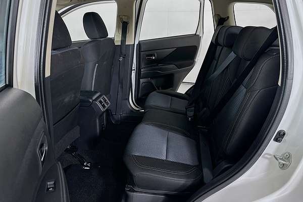 2020 Mitsubishi OUTLANDER ES 7 SEAT (AWD) ZL MY20