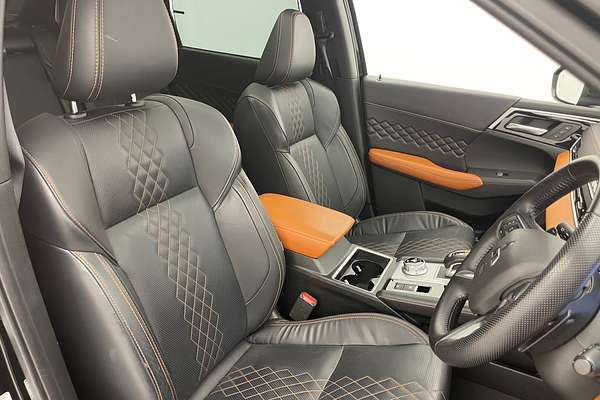 2022 Mitsubishi Outlander PHEV Exceed Tourer ZM