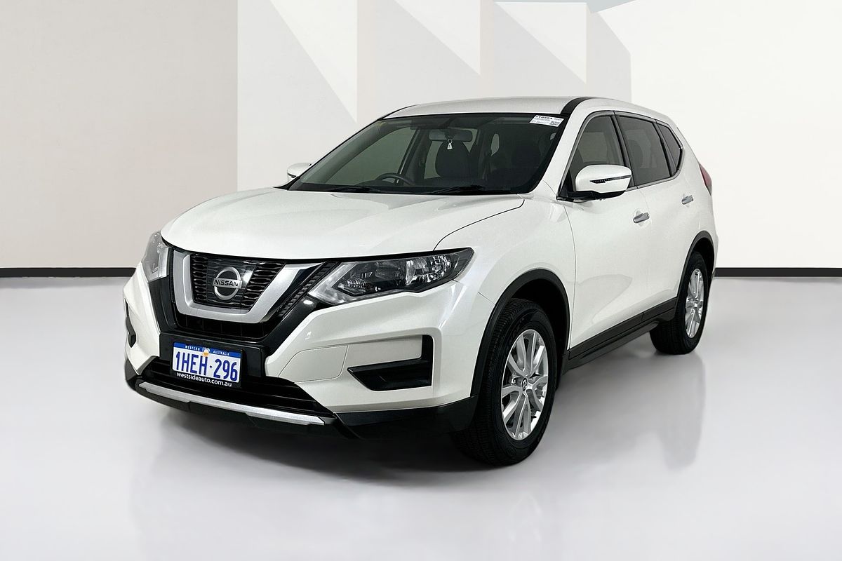 Vehicle photo 4