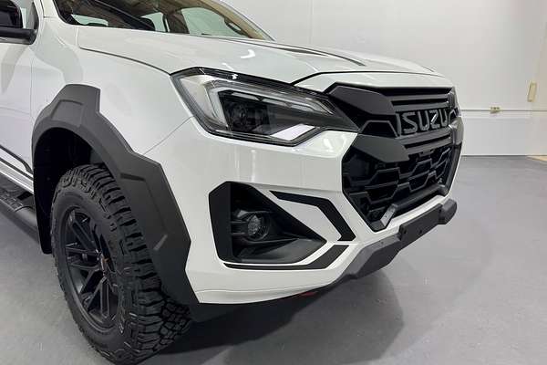2024 Isuzu D-MAX BLADE 4X4