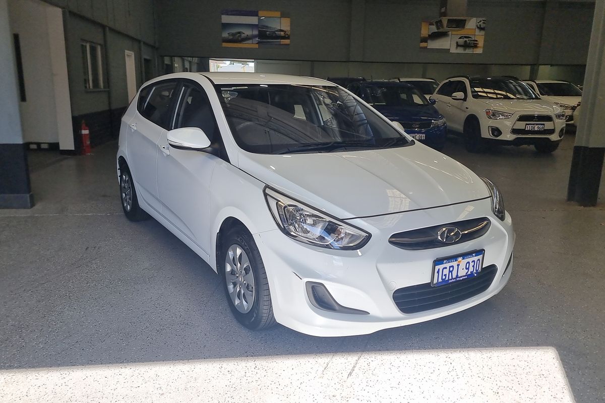 2016 Hyundai Accent Active RB4