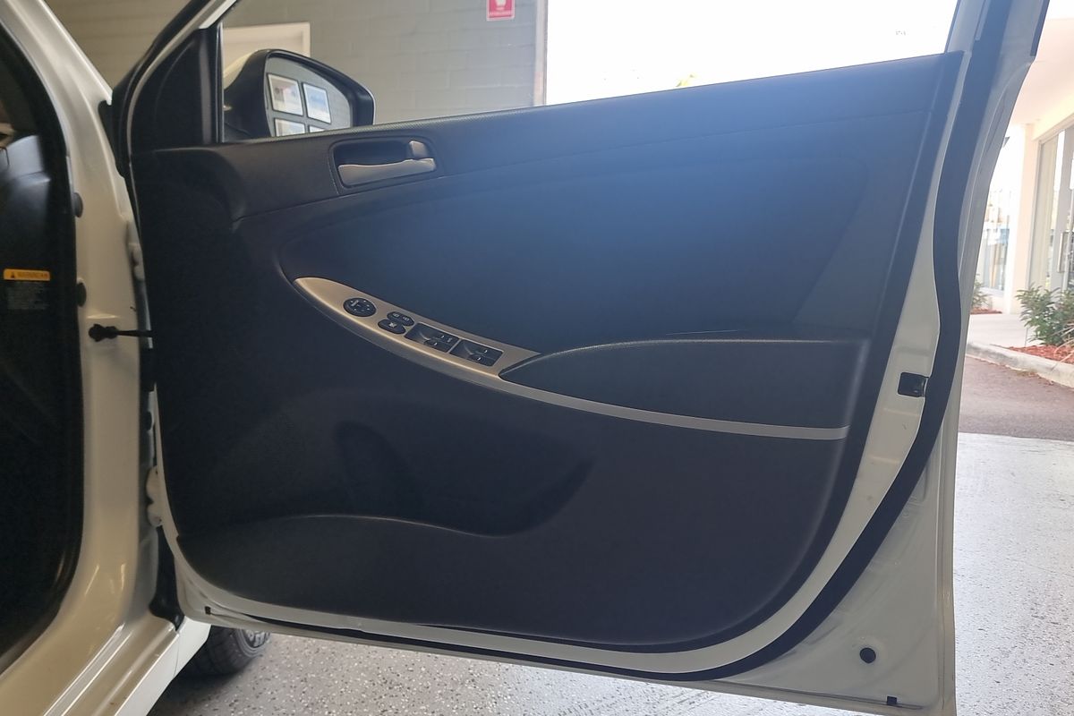 2016 Hyundai Accent Active RB4