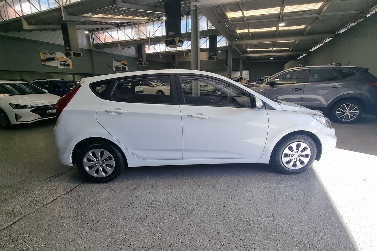 2016 Hyundai Accent Active RB4
