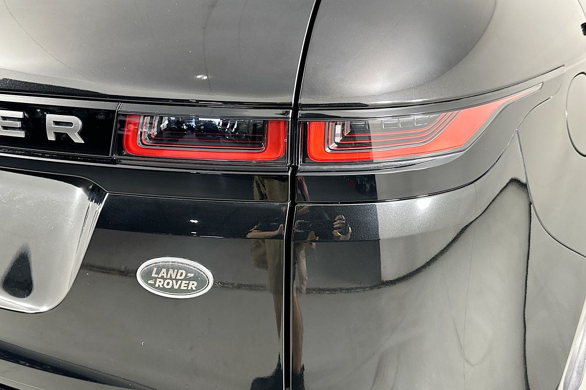 Vehicle photo 9