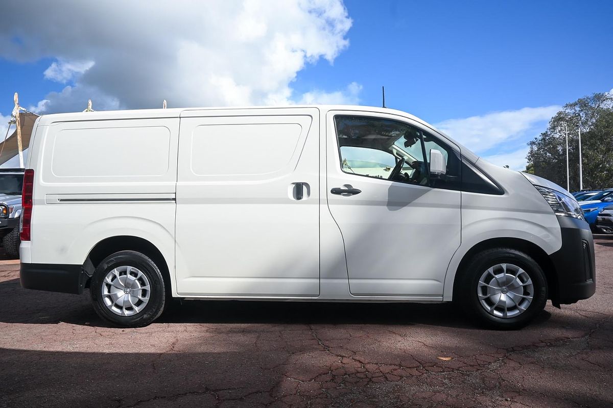 2022 Toyota Hiace GDH300R LWB