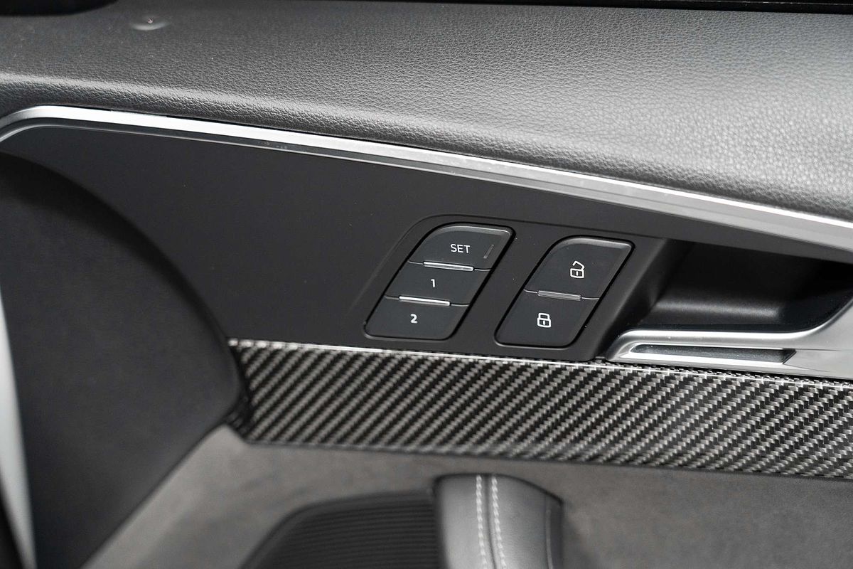 2018 Audi RS4  B9