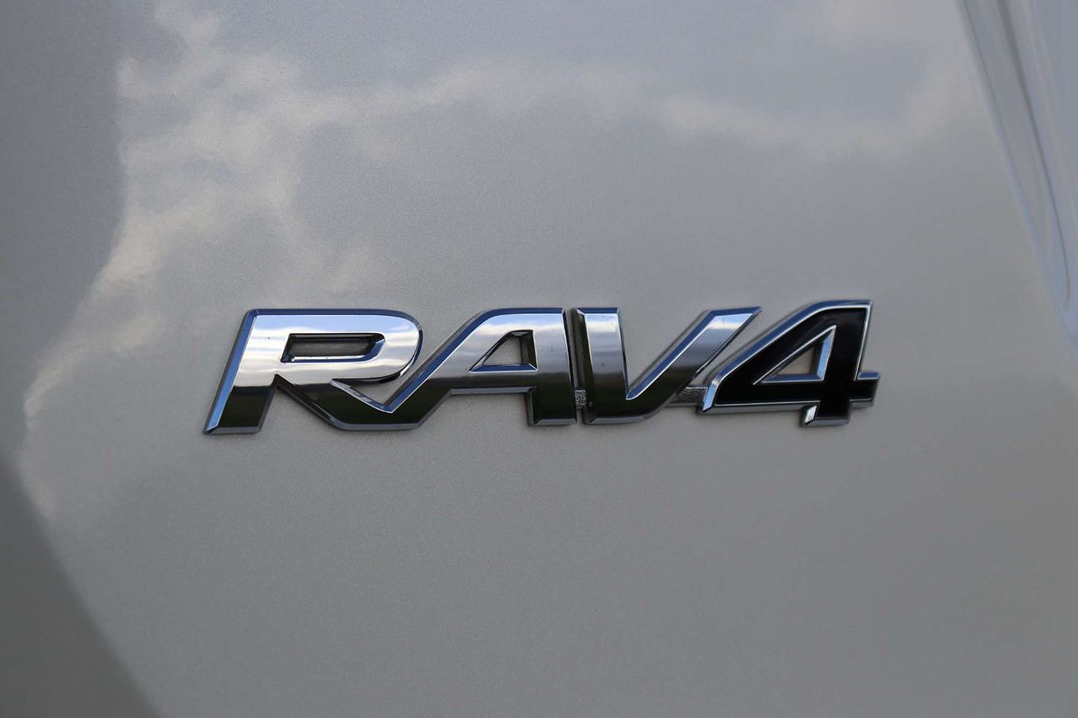 2018 Toyota RAV4 Cruiser ASA44R