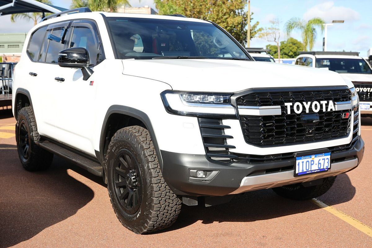 2023 Toyota Landcruiser GR Sport FJA300R