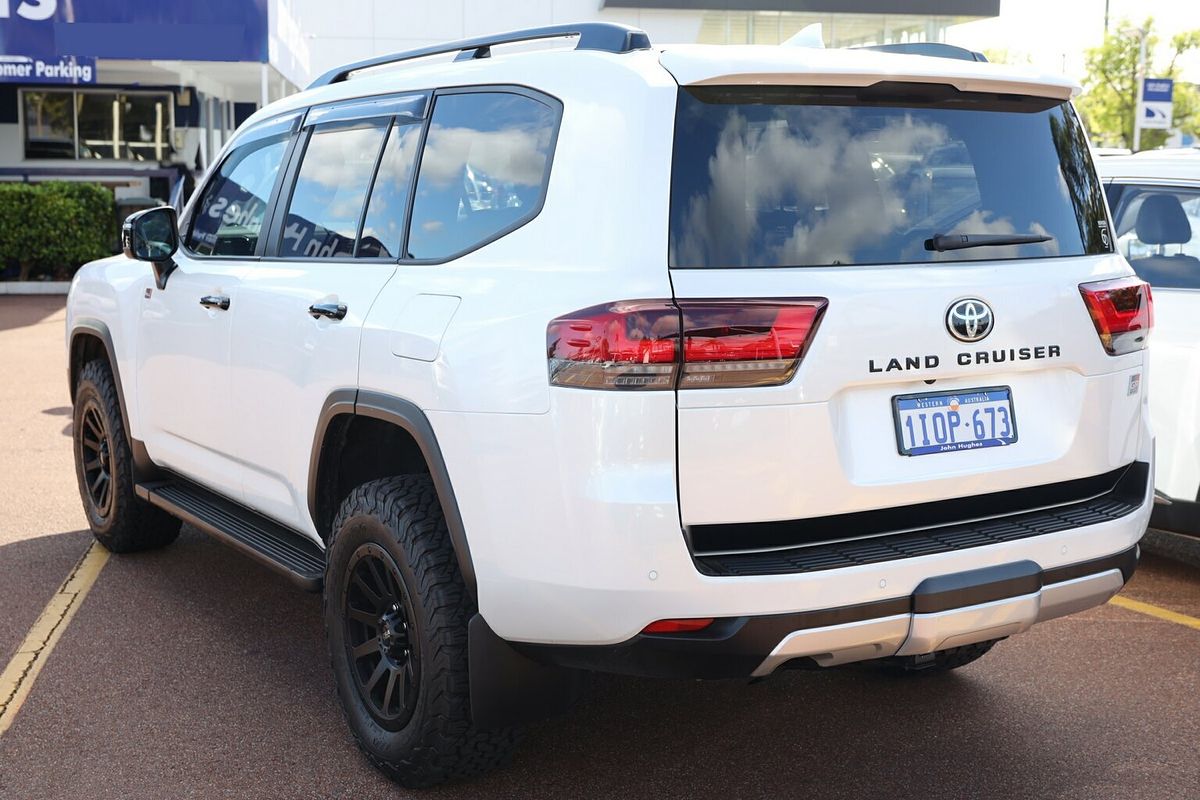 2023 Toyota Landcruiser GR Sport FJA300R