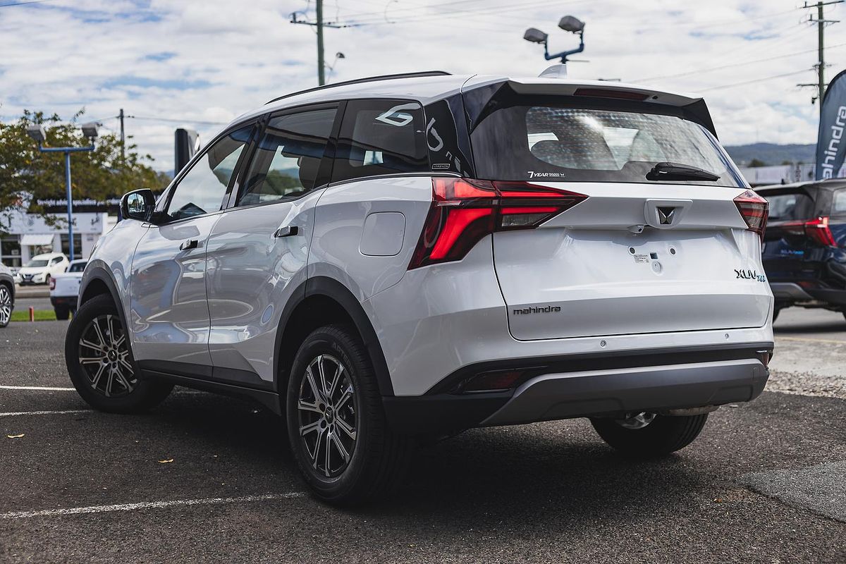 2025 Mahindra XUV700 AX7L