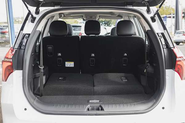 2025 Mahindra XUV700 AX7L