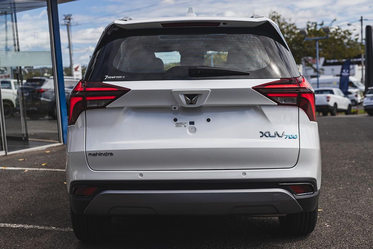 2025 Mahindra XUV700 AX7L