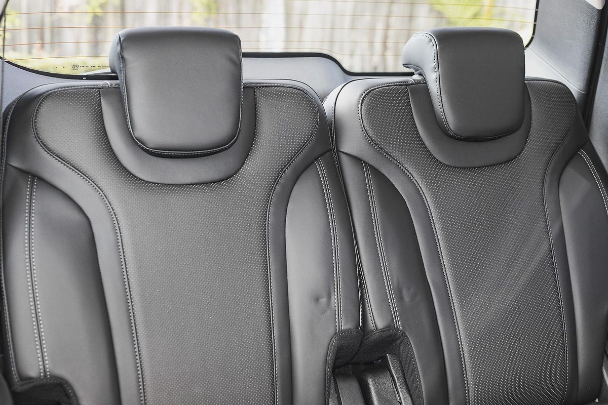 2025 Mahindra XUV700 AX7L