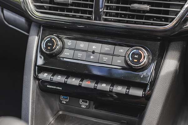 2025 Mahindra XUV700 AX7L