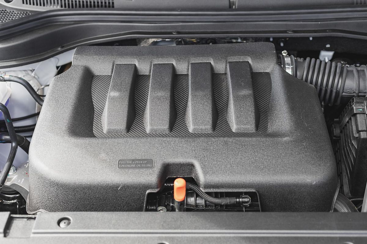 2025 Mahindra XUV700 AX7L