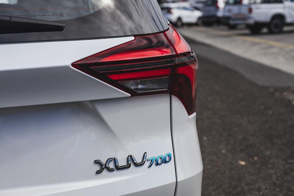 2025 Mahindra XUV700 AX7L