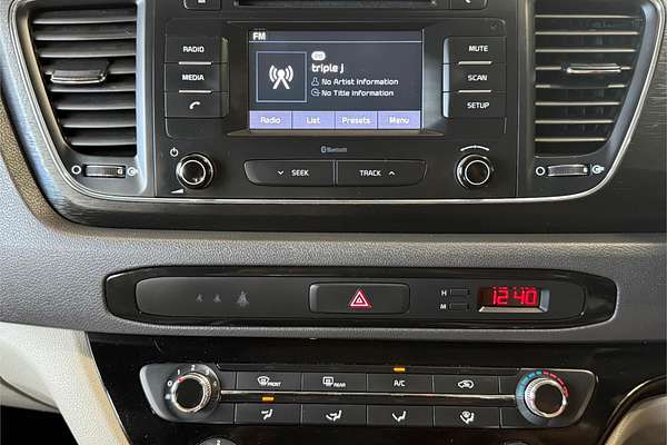 2017 Kia Carnival S YP