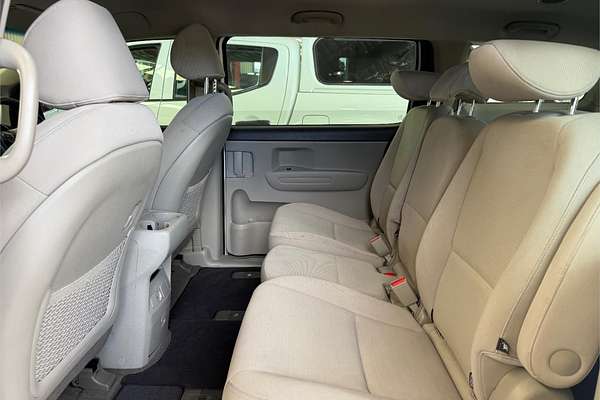 2017 Kia Carnival S YP