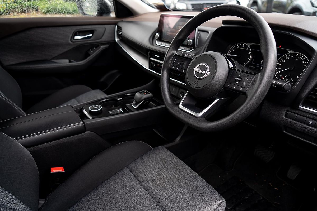 2024 Nissan X-TRAIL ST T33