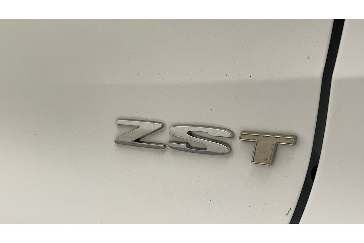 2021 MG ZST Essence
